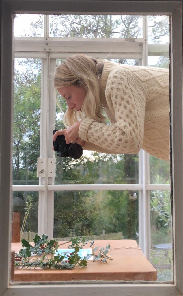 elisapeel_'s tweet photo. Anyone else struggle with product photos? Here’s a sneak peak at my attempt 😬😂 https://t.co/P0K0j8TVS7