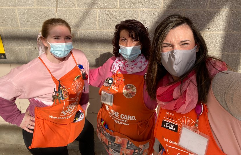 Bolton_Tara's tweet photo. The sun came out for Pink Out Day at 2729! #cashierappreciationmonth #camandfriends #CAM2021 @THDWhiteLake @HallSteph36 @dartonsmommy07 @AndrewAbrahams8 @jason_stubbe @STEPHANIE_THD https://t.co/vmvpw24LSX