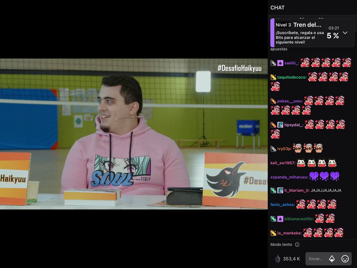 Muy orgullosa y feliz de verte ahí en este evento <a href="/MomonKun_/">MomonKun</a> 💙
Ahí estamos apoyando y disfrutando del partido #desafiohaikyuu 🔥