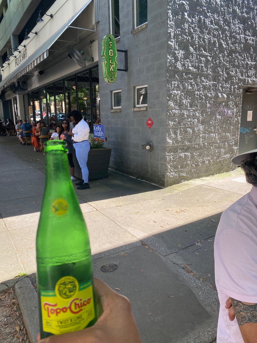 singleinatlanta's tweet image. Our favorite brunch spot. @FolkArtAtlanta #CityofDecatur #Decatur