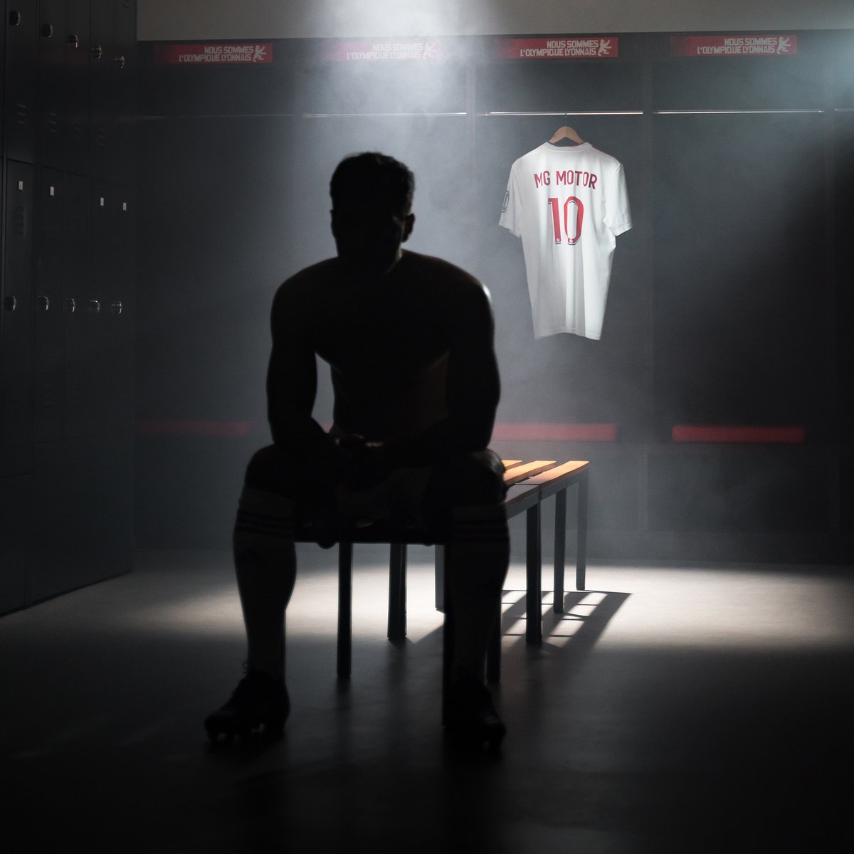 MGMotorFrance's tweet photo. JEU-CONCOURS 🎁 
Tentez de remporter 5 maillots officiels et 10 abonnements OL Play ! 

Pour participer:
- Like + RT ce post
- Follow @MGMotorFrance 
- Identifie l’ami(e) avec qui tu voudrais assister au prochain match de l'@OL https://t.co/dErdSpmuRg