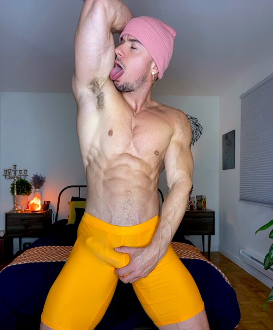 1 pic. Saturday #MOOD 
@jj_malibu ? https://t.co/UYm3XhzIat