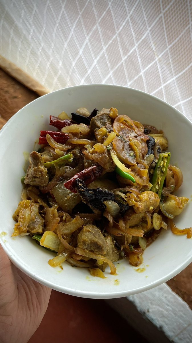 ChefTZac's tweet photo. Pork Amsol is a traditional Goan dish made by cooking fatty pork cubes in it’s own fat and juices along with garlic, dry red chilli, and fresh kokum with a little coconut vinegar to balance. 🐖 #COTRGoa https://t.co/KeF1Utozhn