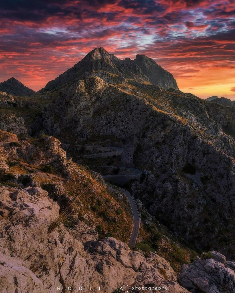 InstagramersMA's tweet photo. Bona tarda!!!
La menció d'avui és per aquesta fotografia de @rodillaphotography
Vos convidam a visitar la seva galeria!!!
#igersmallorca #igersbalears #igersspain #igers #illesbalears #mallorca #mallorcaisland #mallorcaparadise #mallorcamagic #mallorc… https://t.co/Ll0wQMbXn4 https://t.co/lxlztZlmaO