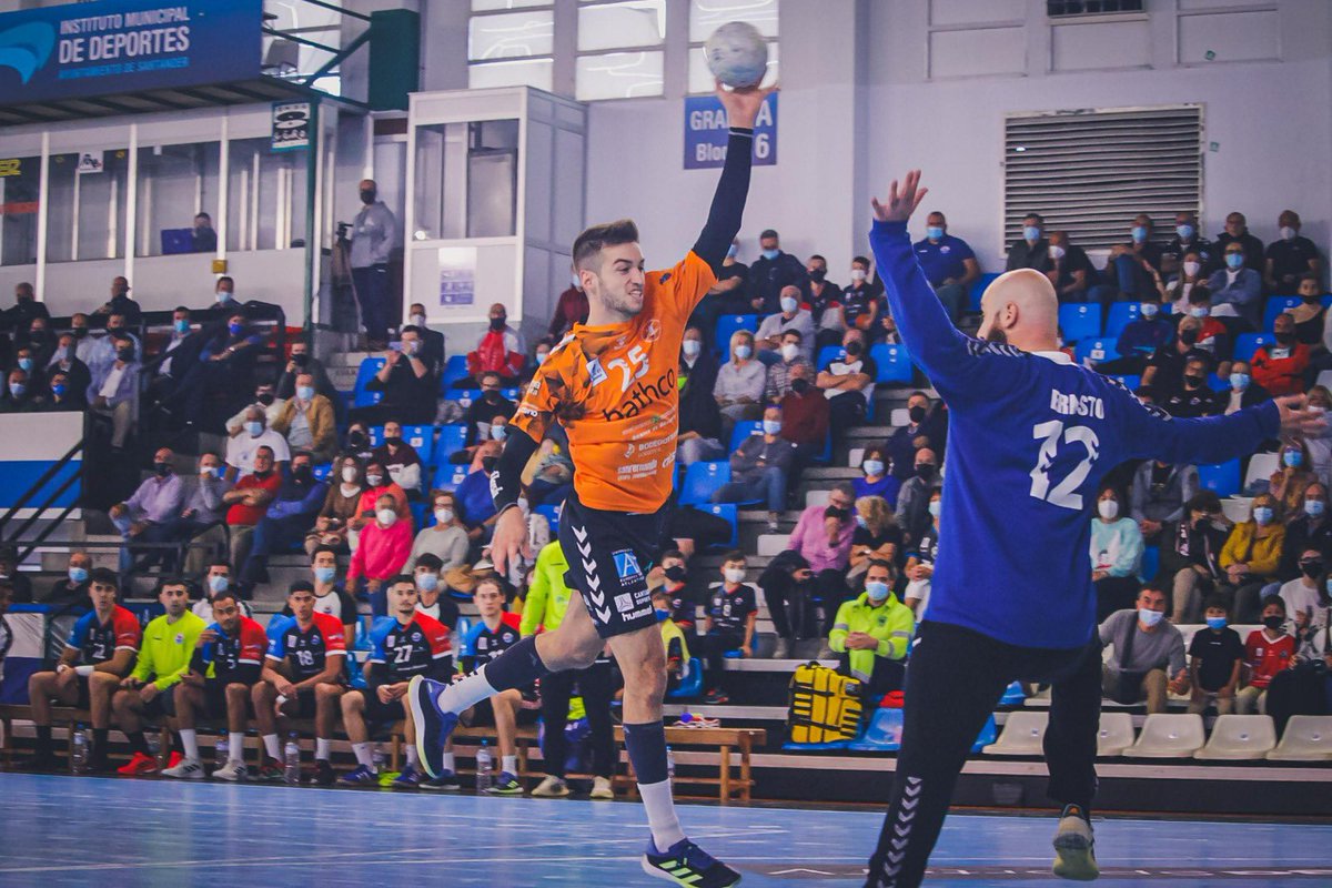 🏆 #MATCHDAY <a href="/ASOBAL/">ASOBAL</a>
⏰ 35:00
🏟 La Albericia
⚫ <a href="/bmSinfin/">Blendio Sinfín Santander</a> 11
🟧 #Bathco #BMT 20
💪 #LaBatallaDeAsobal #LiveASOBAL  #SINTLV
📸 @audiovisualesDG