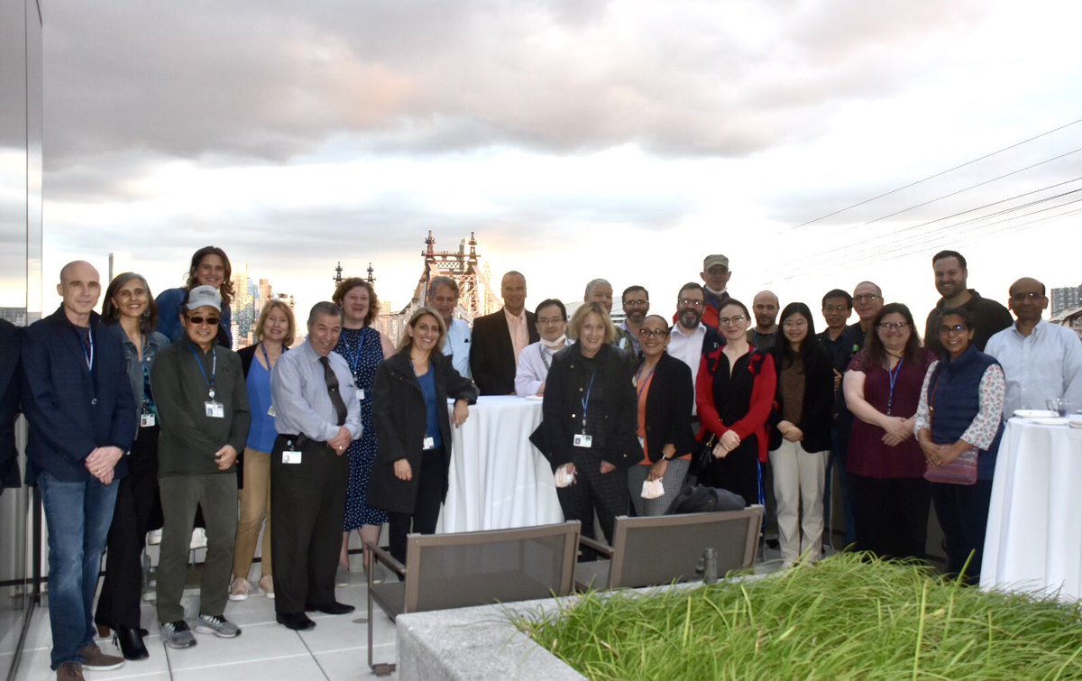 AgnesViale's tweet photo. All the stars were aligned for a wonderful evening with colleagues and friends to celebrate Diane Tabarini, our beloved Director of Core Facilites  Operations at MSK . As she is retiring, we all feel the void…. And my feet feel very small in these « big shoes »… https://t.co/MlwztCm2vH