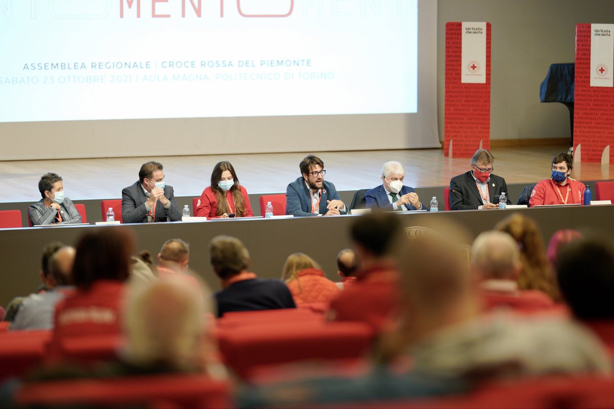 cripiemonte's tweet photo. 🏫 Dopo due lunghi anni, la #CRIPiemonte è tornata a riunirsi dal vivo! Più di 60 Comitati di #CroceRossa hanno partecipato, nella prestigiosa sede del @PoliTOnews, ad una giornata di studio, confronto e lavoro su alcuni temi decisivi per il presente e il futuro dell’Associazione https://t.co/J00kkNZYCM