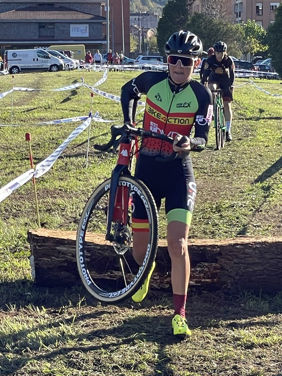 CX L’ENTREGO. Primera prueba de Ciclocross de la temporada en Asturias y las chicas del PCM Team continúan arrolladoras. <a href="/aytoviedo/">@aytoviedo</a> 
🥇 Ruth Moll
🥉 Eva Argüelles