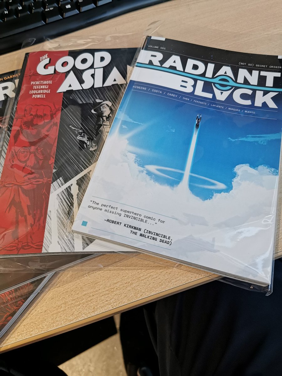 John_P_Monroe's tweet photo. Hmmm wenn all comics uf eimal chömmet 🙈
#nocterra
#brzrkr
#goodasian
#radiantblack https://t.co/XzCjUQjWRv