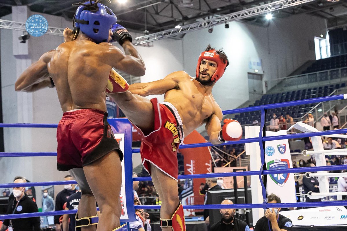 İtalya’da düzenlenen Wako Büyükler Kick Boks Dünya Şampiyonası’nda <a href="/universitemDEU/">Dokuz Eylül Üniversitesi</a>  <a href="/DEU_spor/">DEÜ Necat Hepkon Spor Bilimleri Fakültesi</a>  Fakültemiz öğrencisi Yunus Emre Batan K1 kategorisi 81 Kg’da Dünya İkincisi olmuştur. Öğrencimizi tebrik ediyoruz.