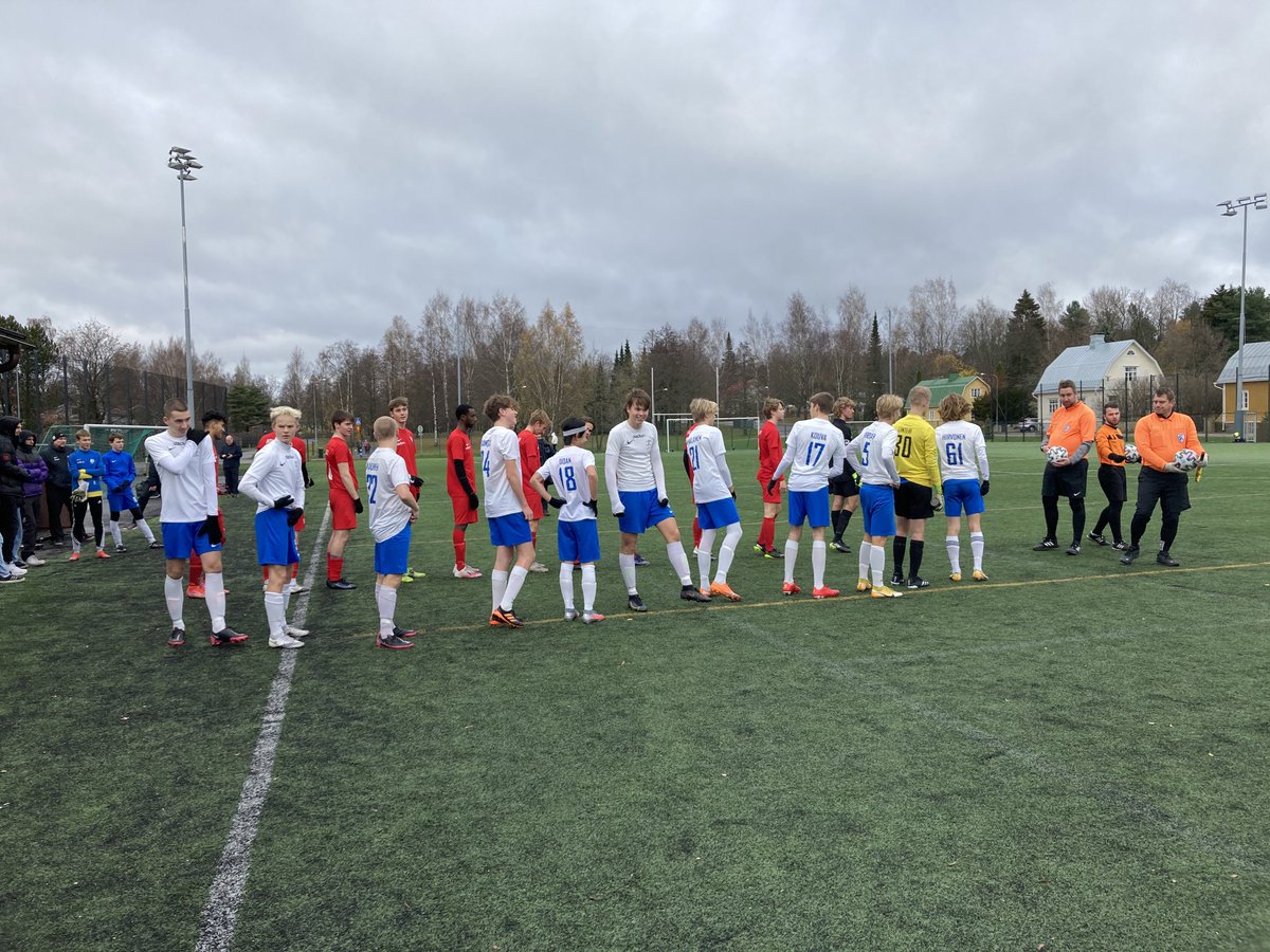 A20Fcfj's tweet photo. Viimeistä vietiin tänään FC Viikinkejä vastaan. Pisteet tasattiin tuloksella 3-3. #p17ykkönen #fcfuturajuniorit https://t.co/Gn8WbqlGuf