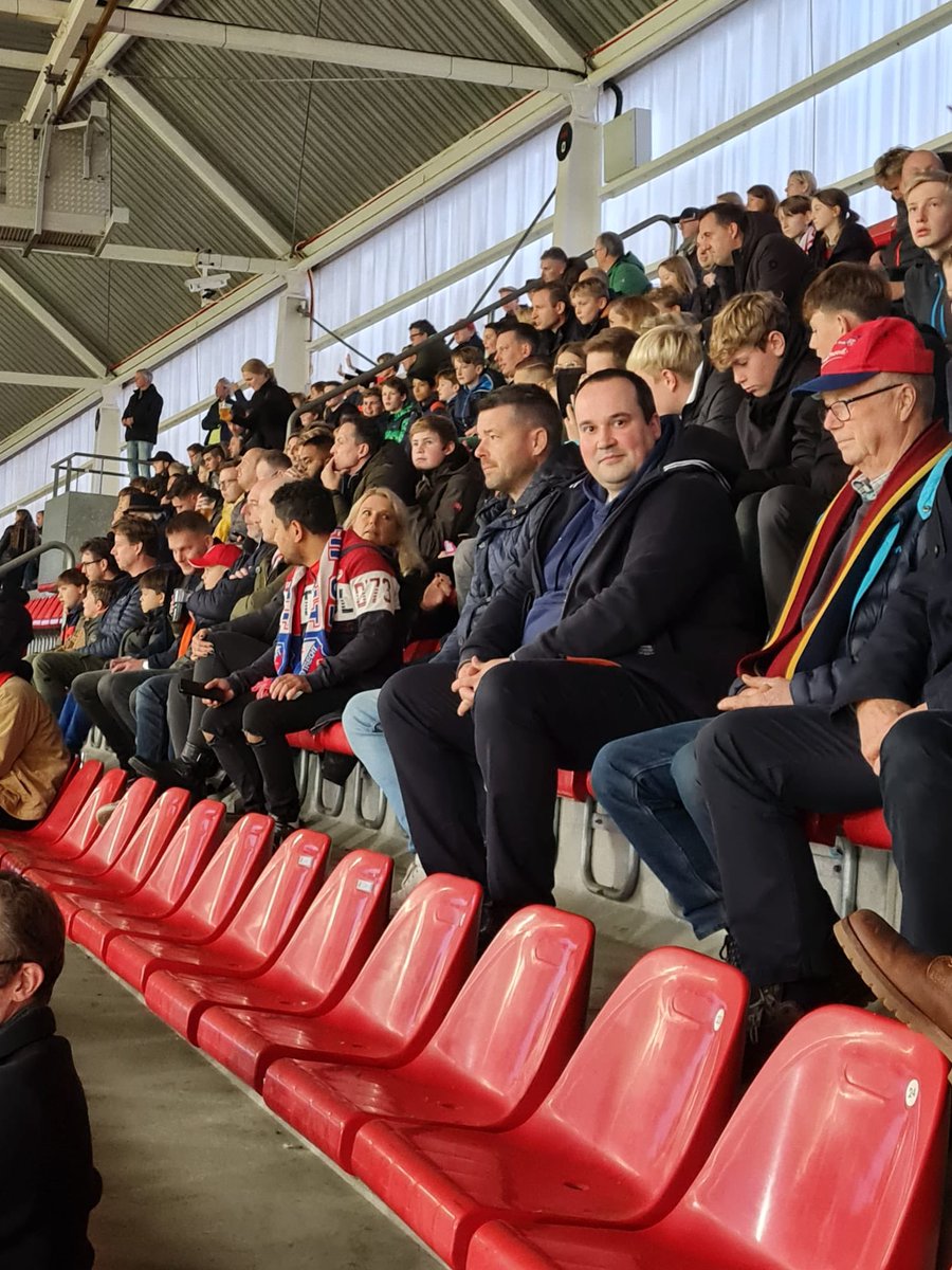 Met de <a href="/voetbalsvaurora/">SV AURORA</a> JO14-1 op bezoek bij <a href="/fcutrecht/">FC Utrecht</a> !!