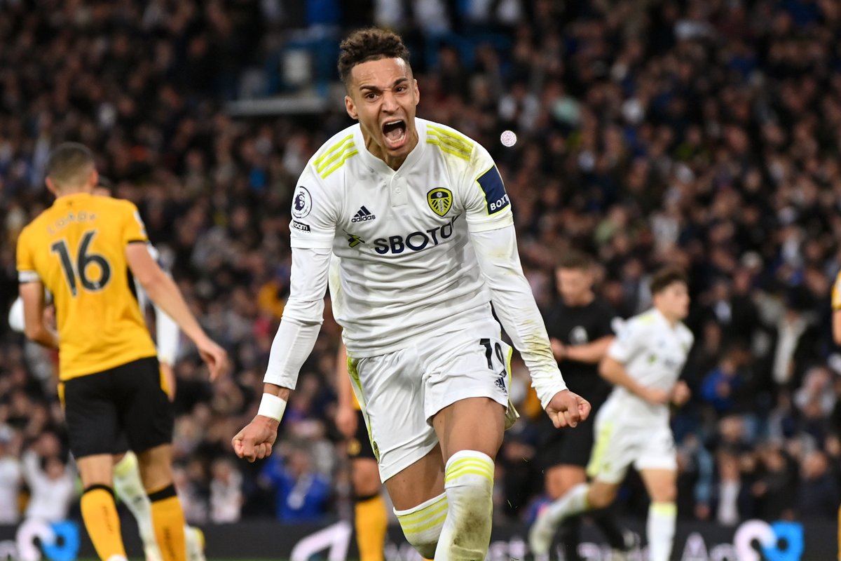 brucerollinson's tweet photo. Rodrigo.......equaliser from the spot
@lufc @Wolves @YPSport @YEPSportsdesk @GrahamSmyth @LeeSobotYEP #leedswolves https://t.co/Iy8JSYe8wq