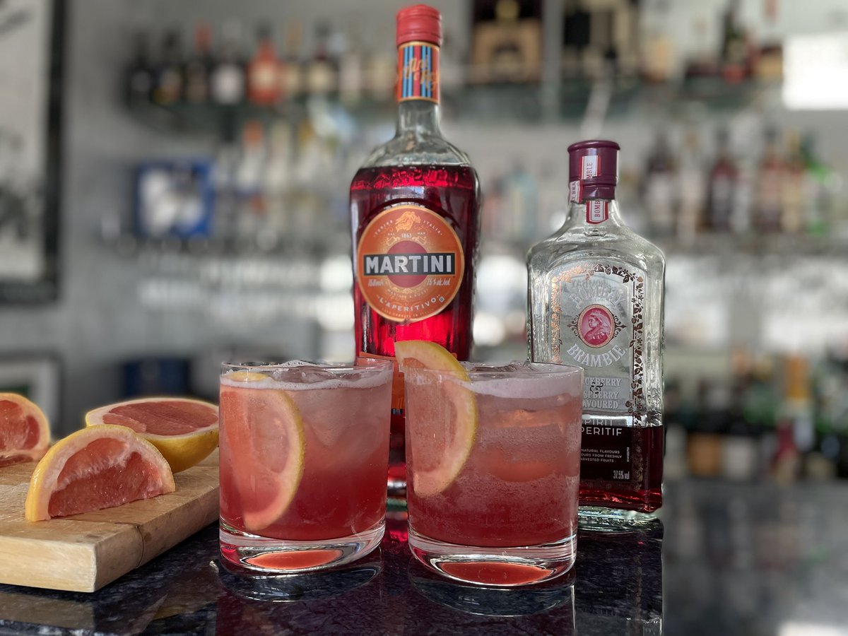 Avukile's tweet image. Cocktail hour 🍹 
#BombayBramble #MartiniFiero