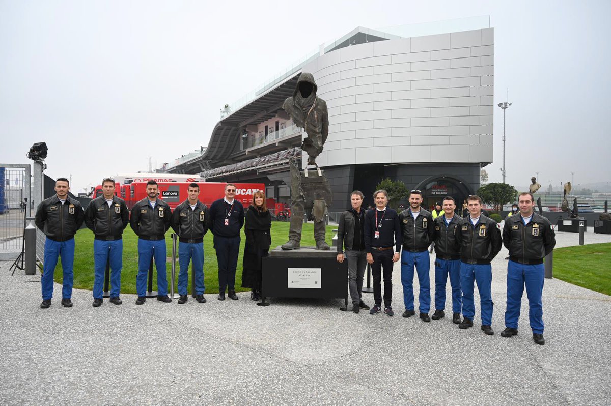 circuitomisano's tweet photo. E' tutto pronto per una giornata indimenticabile. Oggi l'emozionante ricordo del Sic, domani il tributo a Valentino Rossi.
La news completa รจ online
๐ https://t.co/KCvKRNTRsC
#emiliaromagnagp #madeinitalygp #rideoncolors https://t.co/TOTMpgvhKW
