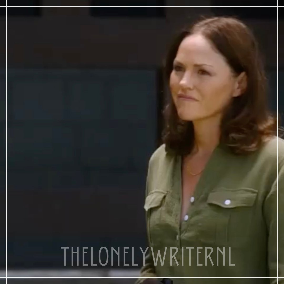 LonelyWriterNL's tweet photo. I do wonder what Sara thinks of Hodges wife. I’m wondering what the purpose of that talk between them was. In a script, there’s always a purpose for everything written 🙈. What do you think? #CSIVegas #undertheskin #sarasidle #jorjafox #hodgeswife #purpose #feelfreetocomment https://t.co/BHyAufoJqE