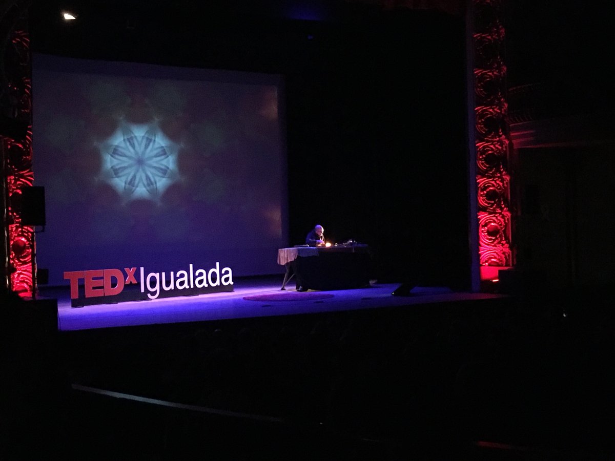 tedxigualada's tweet image. @redperill contra la màquina, contra la intel·ligència artificial. w/ Ivan Paz #livecodingmusic