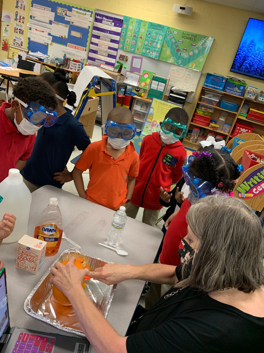 pcssdschools's tweet photo. Just in time for Halloween, Ms. Green and her kindergarten class at COLLEGE STATION ELEMENTARY studied the science behind baking soda and vinegar reactions by creating a pumpkin volcano. Now that's how you make science fun! #pcssdproud #equityandexcellence https://t.co/DGius3SXFT