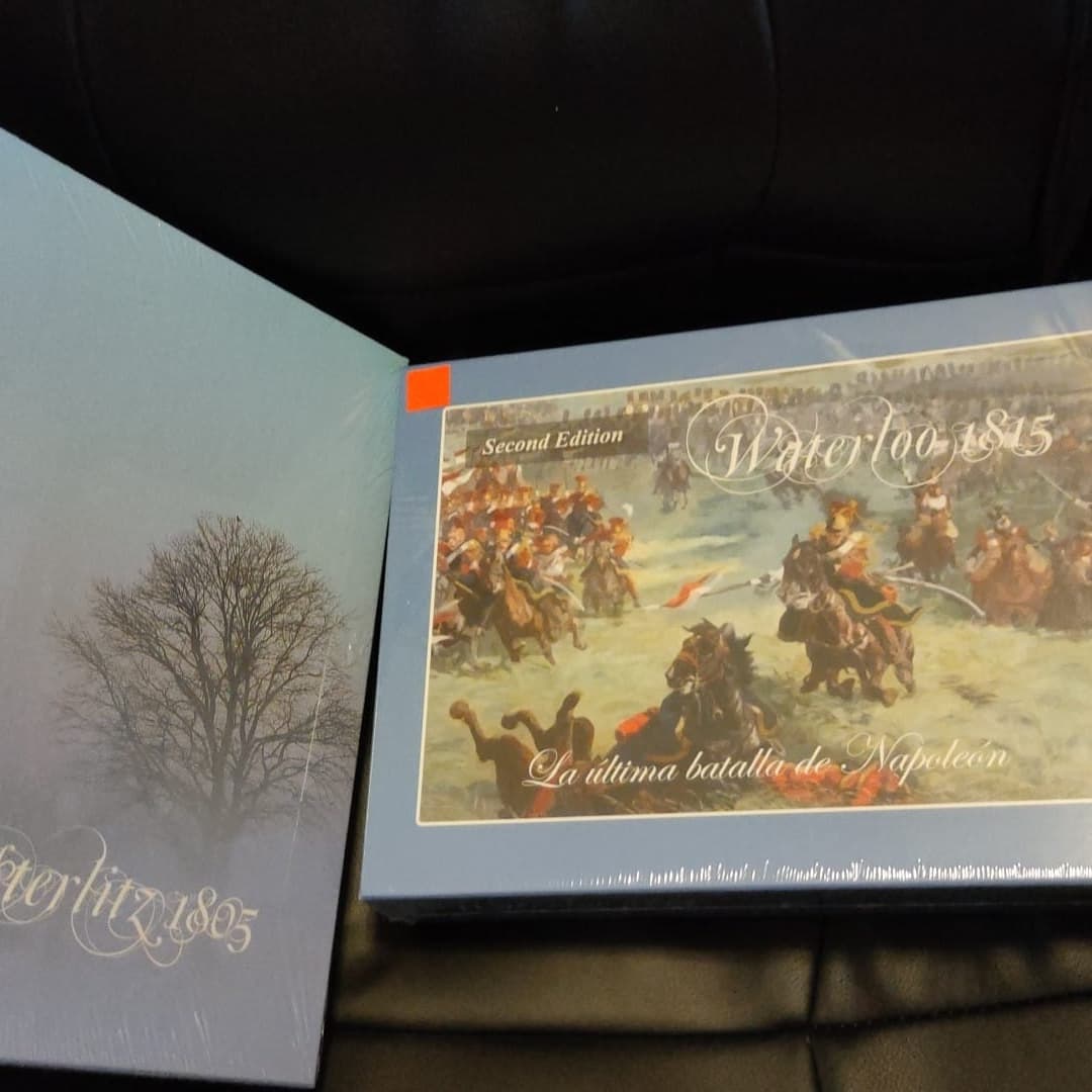 ClubDreadnought's tweet photo. Esta tarde uno de nuestros socios mas veterano ha llevadi al club estos dos estupendos juegos de Trafalgar Editions: Austerlitz 1805 y Waterloo 1815. 😜 Vive L'Empereur! #clubdreadnought #wargames #trafalgareditions @trafalgar_editions #austerlitz #waterloo #napoleonics #juegos https://t.co/aZ5zDujL77