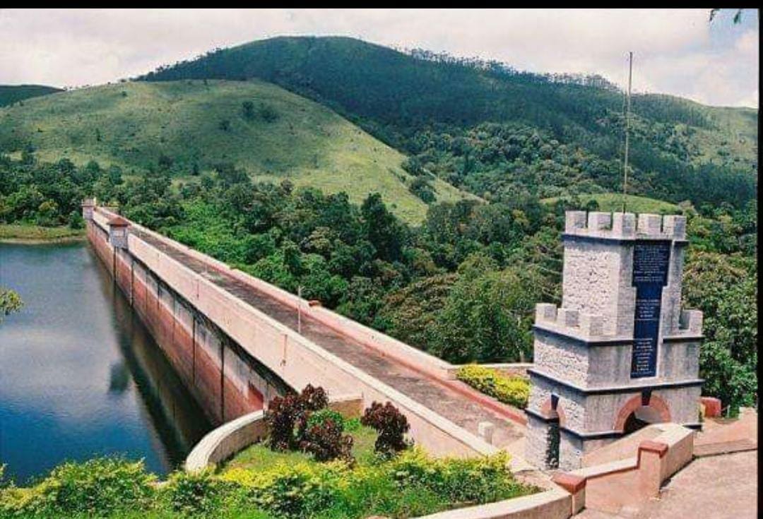 AshokAkshara's tweet photo. Why do our politicians and respective authorities being blindfolded? What's their agenda? Is it to witness losing innocent lives? Shame on the authorities. #DecommissionMullaperiyarDam #decommissionmullaperiyar #savekerala https://t.co/CRnO8XBl4r