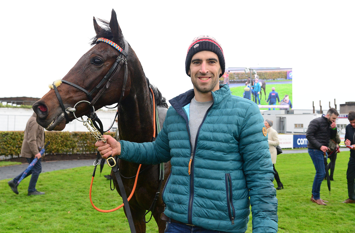 Galway_Races's tweet image. 🍾Congratulations to trainer Padraig Butler. His horse DE CAPO GLORY was a first winner for him today in the @ColmQuinn_bmw (C &amp;amp; G) (Pro/Am) Flat Race.
👏🥳We're delighted for you.  
Best wishes from all @Galway_Races #WinnerAlright