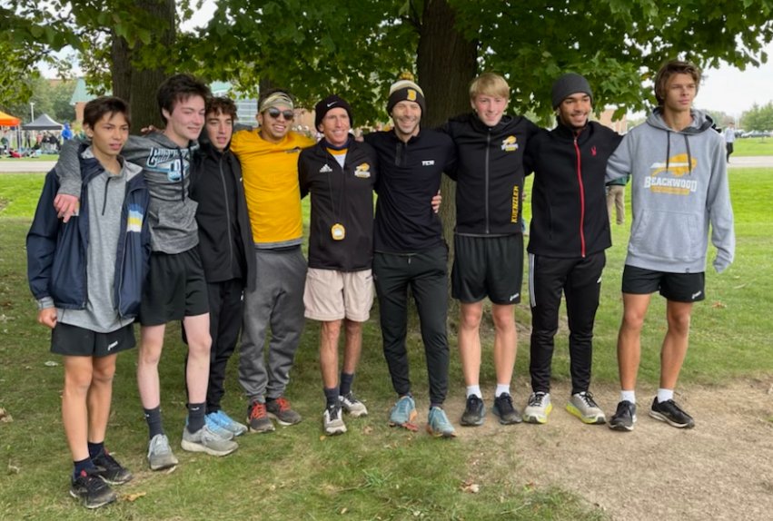 BisonAthletics's tweet photo. Congrats to our Bison Boys Cross County team on advancing to Regionals!!! Great day to be a Bison! Way to go Bison!!! https://t.co/Ts1KCCS8u4
