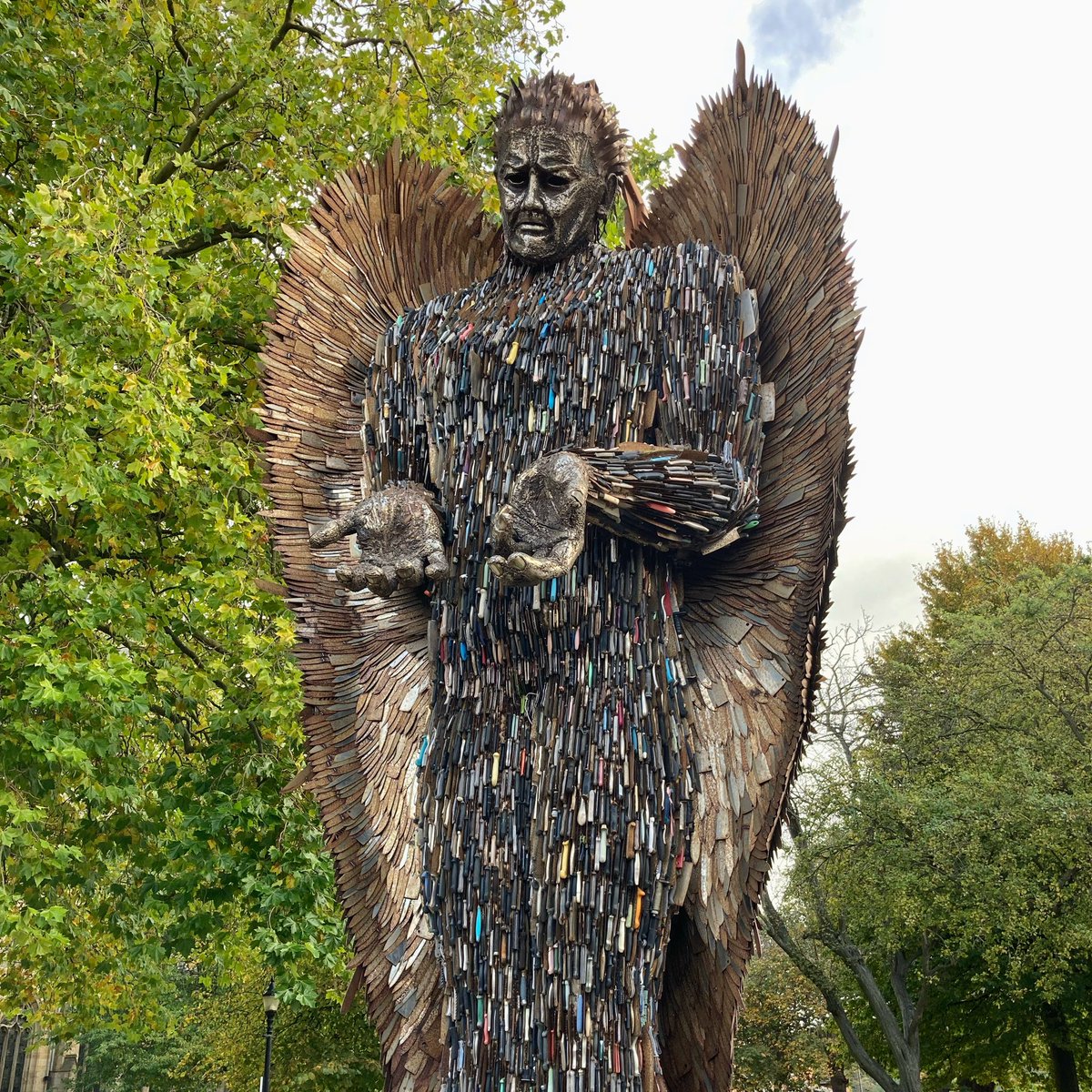 ttesteve's tweet photo. The stunning Knife Angel statue, currently on display in Chesterfield. A spectacular sculpture with a strong message. #knifeangel #chesterfield https://t.co/EJ2y8FcIwV