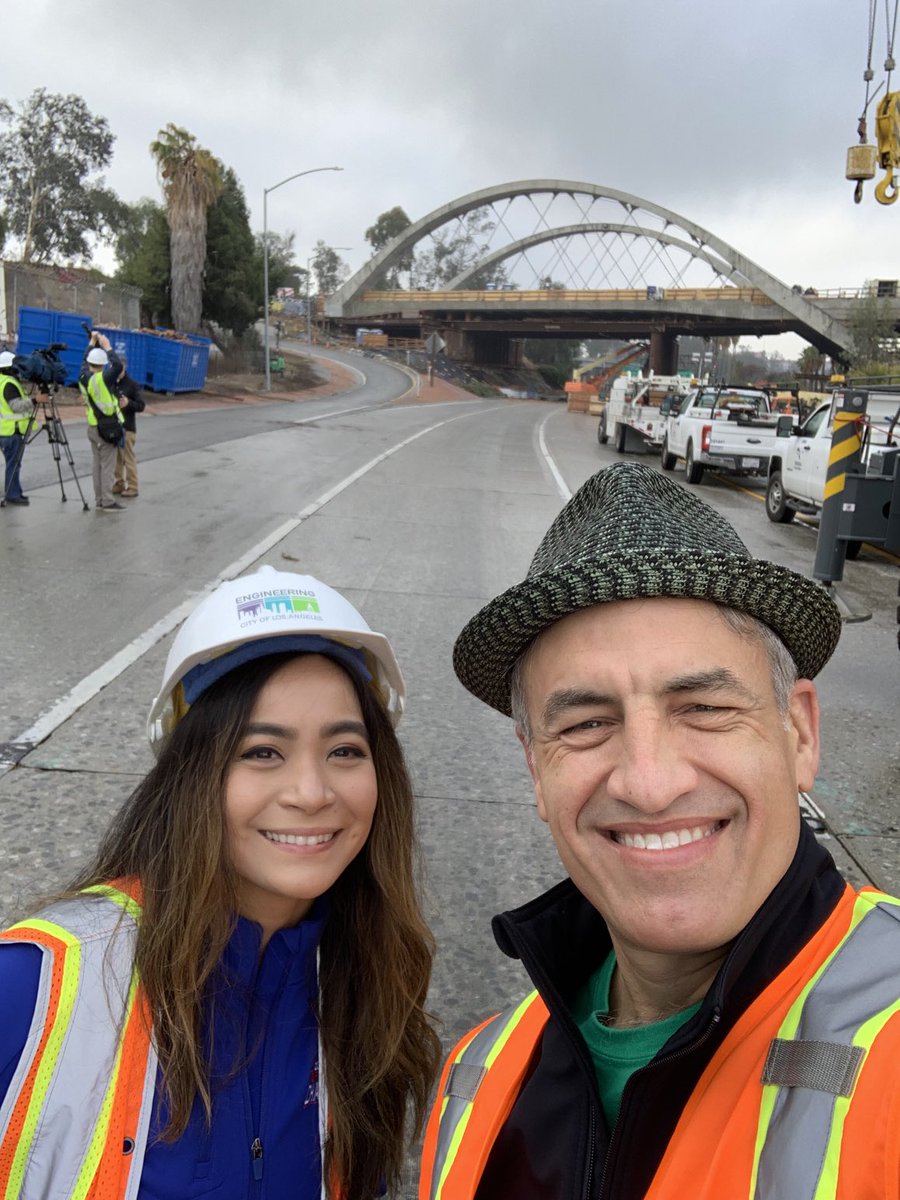 On the temporarily closed 101 with ⁦<a href="/jessicacaloza/">Jessica Caloza</a>⁩ while union workers remove supporting falsework from 2 of the 10 arches of the soon-to-be-iconic 6th Street Viaduct. This is the largest bridge project in LA history - &amp; it will be amazing! ⁦⁦⁦⁦<a href="/LACityDPW/">LA City Public Works</a>⁩