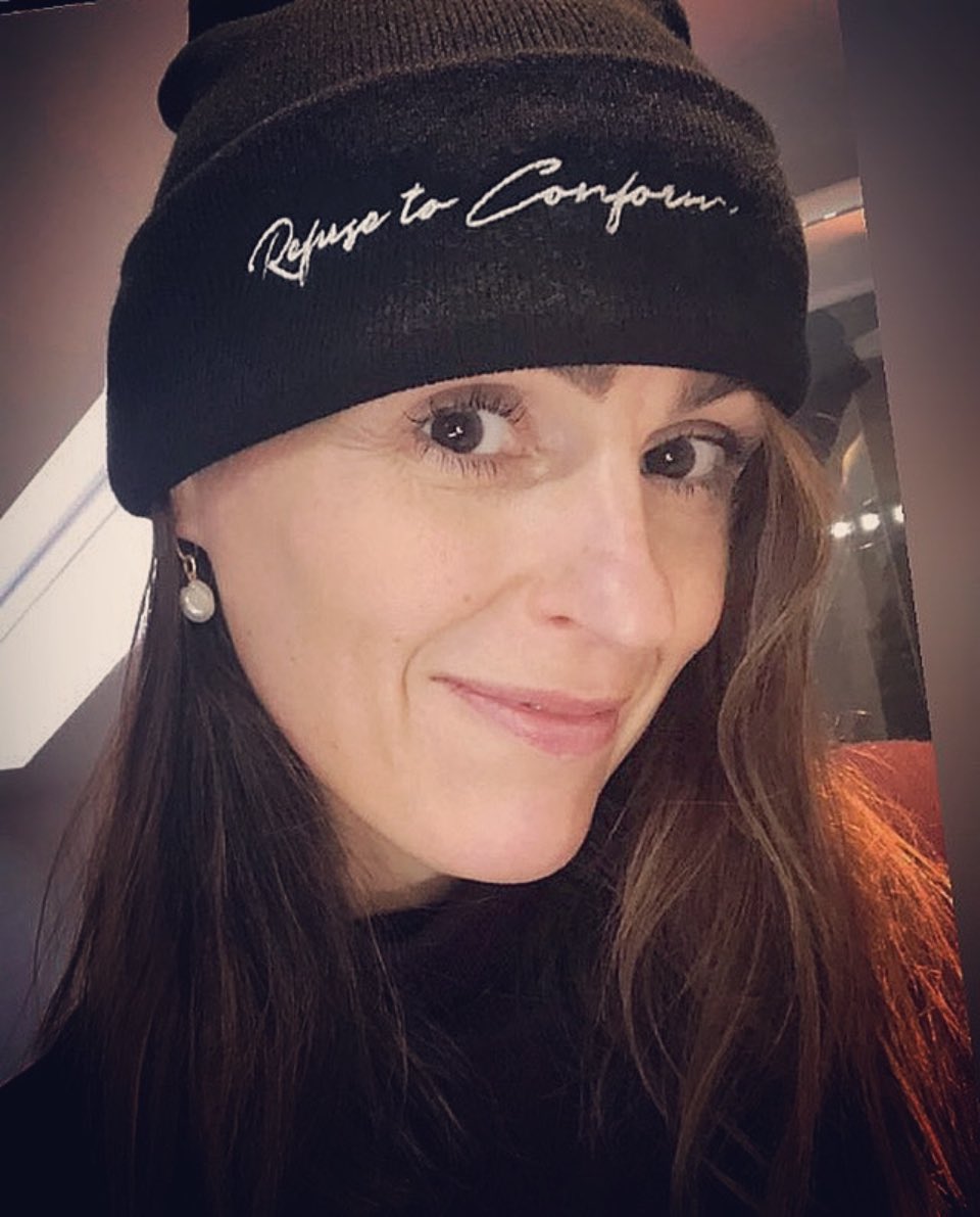 debrapalermo's tweet photo. Another gorgeous Saturday selfie from Suranne Jones with a great message. 😍👍🏼#SuranneJones #RefuseToConform https://t.co/4K7rR7AYJc