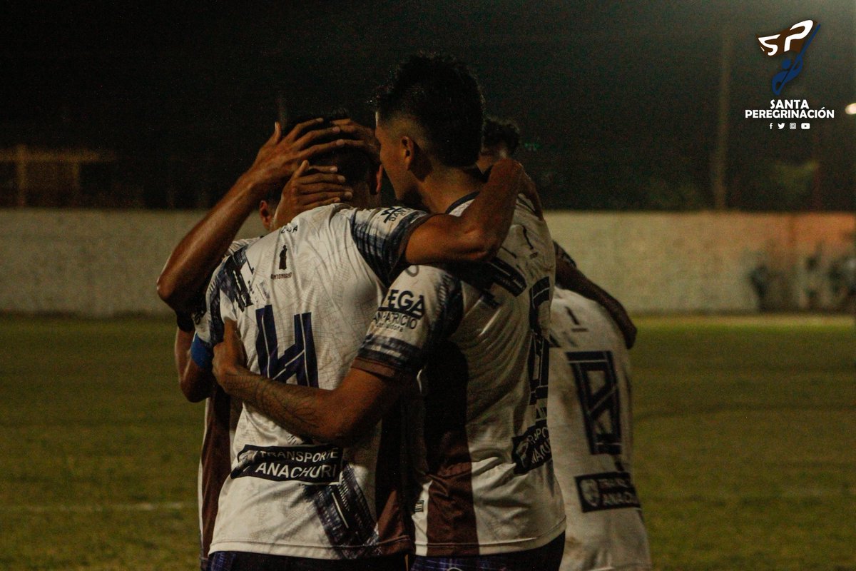 "ENTRE LOS CUATRO MEJORES"

El Santo ganó el partido de vuelta 3-2 y se metió  entre los cuatro mejores de la #CopaSalta. 

Ahora enfrentará a Deportivo La Merced. 

#VαɱσʂAɳƚσɳιαɳσ💪