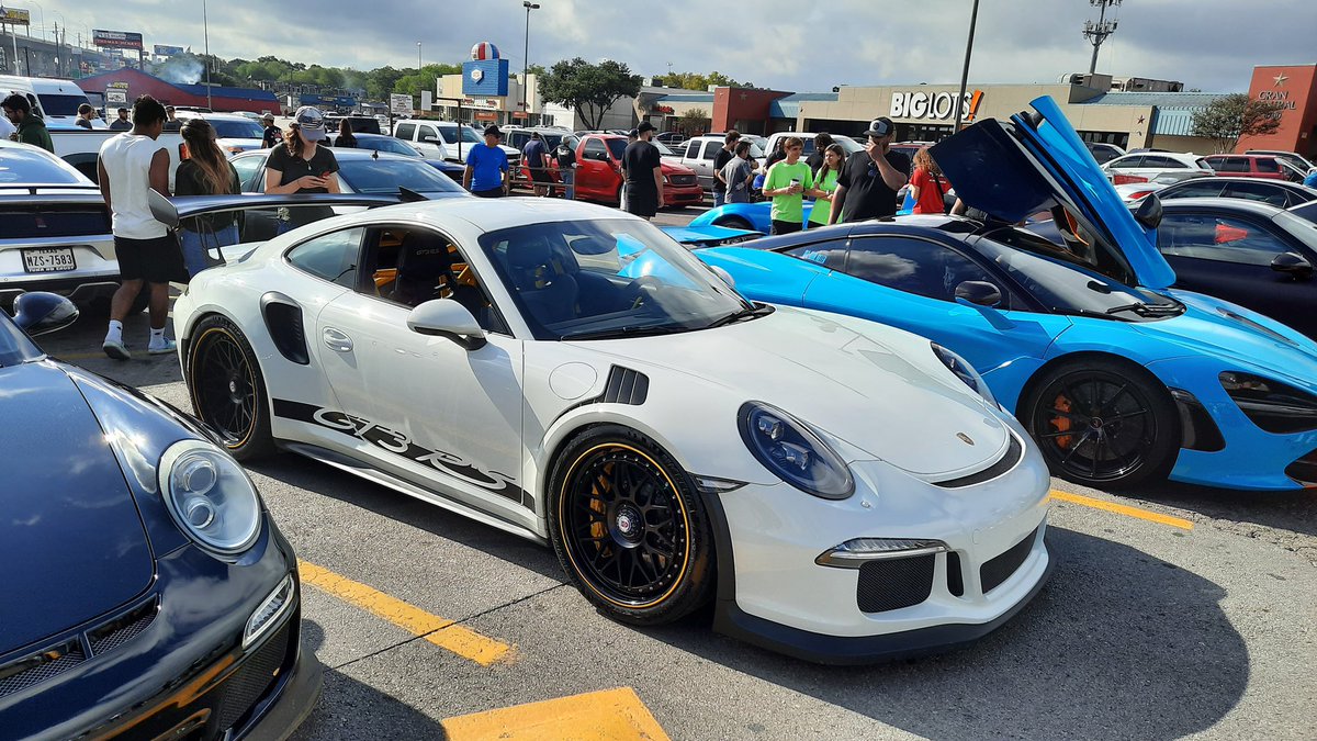 cardiarfresh's tweet photo. It was a blast hanging out the EuroFed Car Meet #AMGGTR #mclaren #720s #porsche #911 #GT3RS #EuroFed #AustinTx #Lamborghini #Huracan #CustomWheels #CardiarFreshTv https://t.co/wHpYeopfil