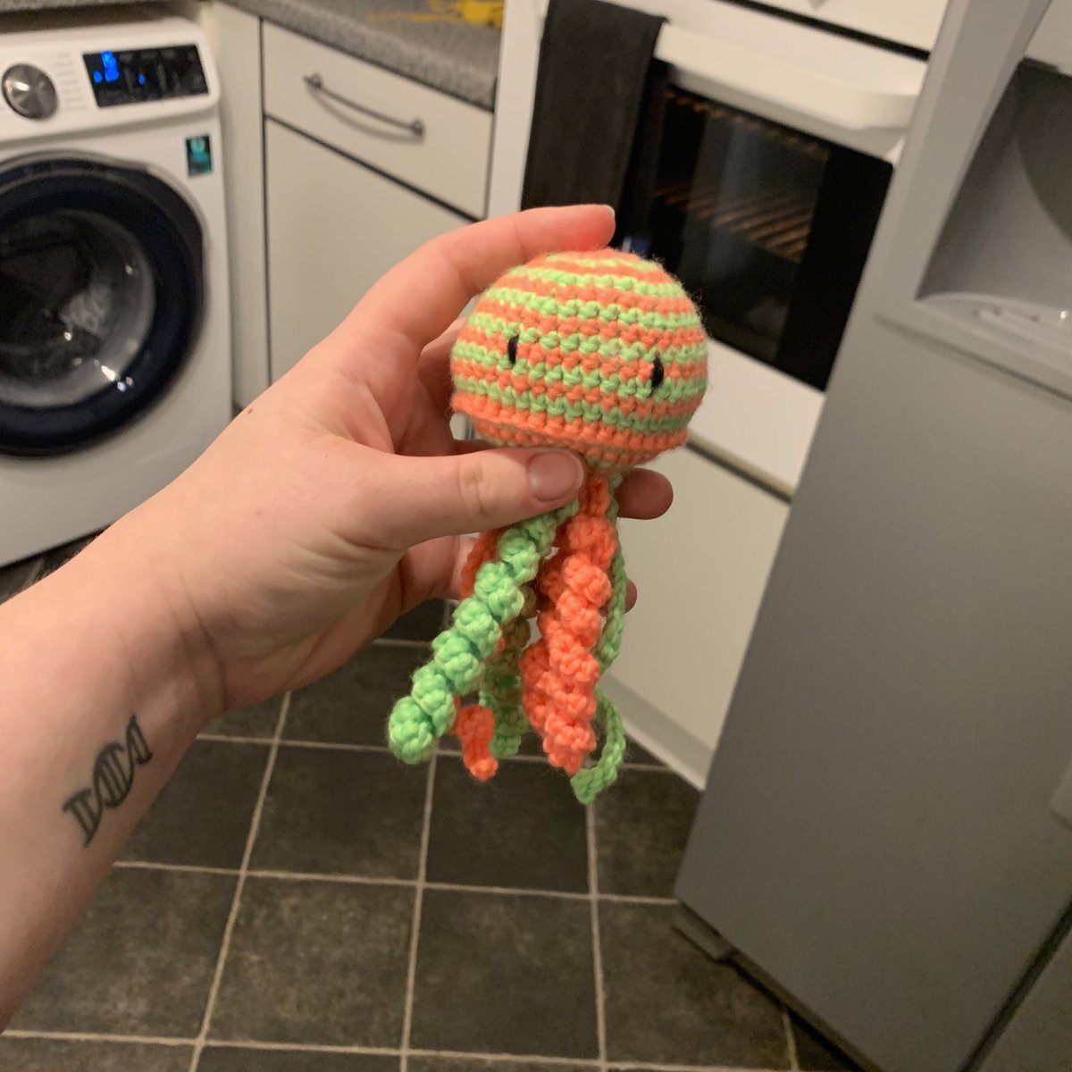 LabAbz's tweet photo. Can barely believe that now I’ve graduated, I finally have the time, energy and mental capacity (and money) to pursue things that actually make me happy - like this neon crochet jellyfish I made today!! https://t.co/HUYbxozELr