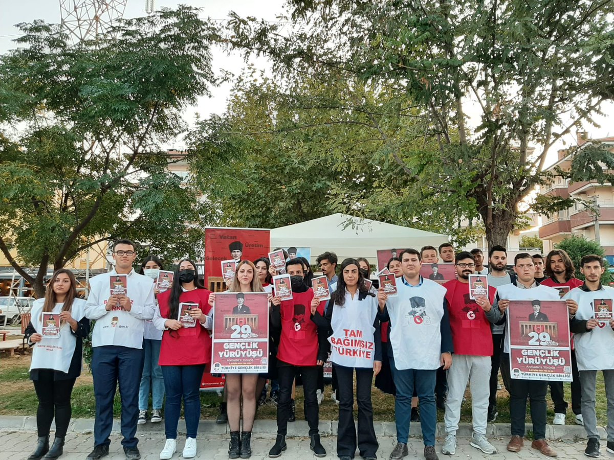 Muğla'nın vatanseverleri 29 Ekim'de Anıtkabire Yürüyoruz dedi. 🇹🇷

Vatan, Üretim ve Gelecek için 29 Ekim’de Gençlik Yürüyüşü'nde buluşuyoruz.