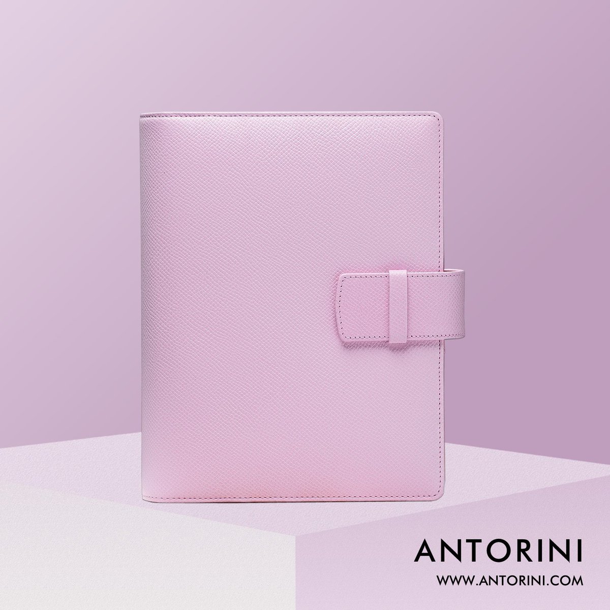 Antorini_com's tweet photo. New ANTORINI designer leather diaries and organisers made from beautiful exclusive leathers are now on sale in our online boutique https://t.co/paKl4XWrGP

#diaries #organiser #diary #designerdiary #luxurydiary #leatherdiary #leatherdiaries #agendas #leatherplanner #planners https://t.co/U93xR1SDUV