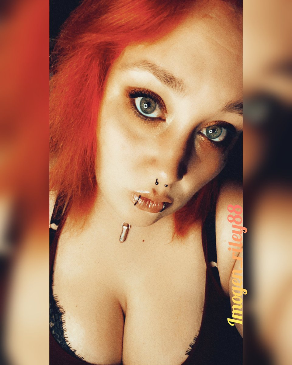 Imogen_riley88's tweet photo. Gotta love the pumpkin season and hair to match #halloween #seasonofthewitch https://t.co/0vHV66NjzA