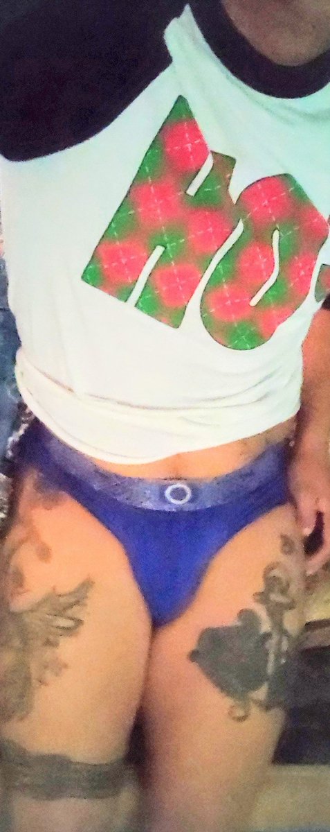 jhavnolasco's tweet photo. #comodo #piernas #tattoos #calzonazul ππ https://t.co/9Yfmgt2FmQ