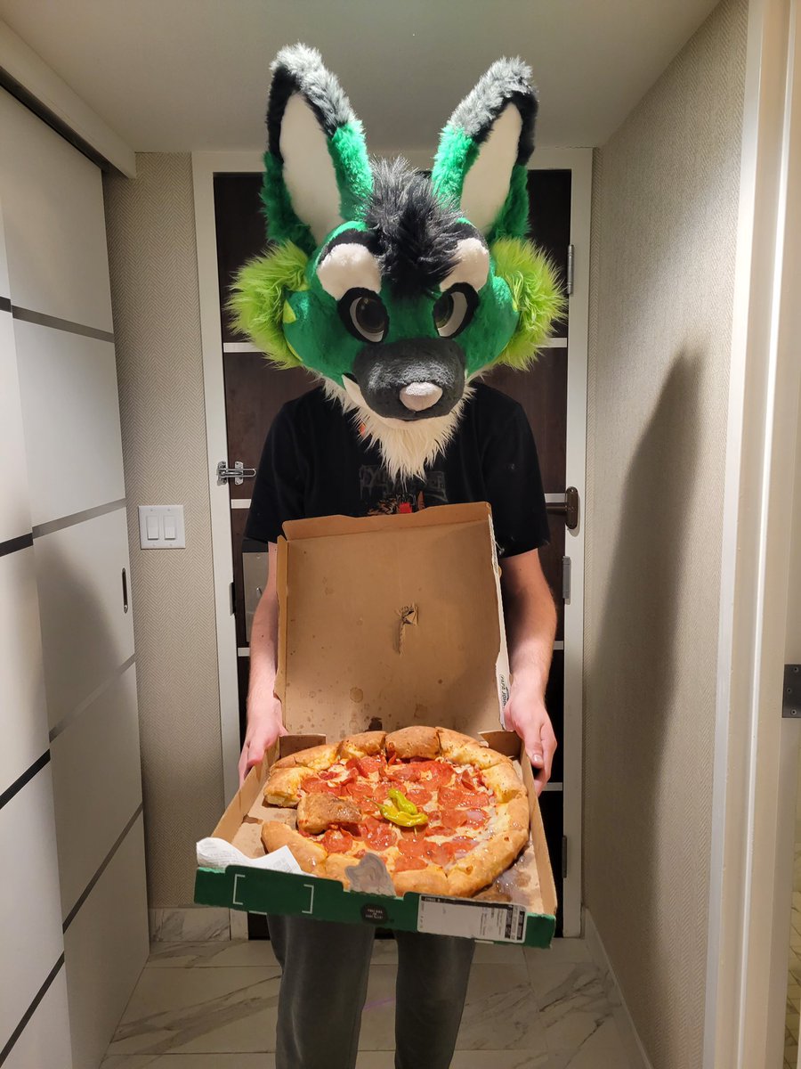 manedwolfy's tweet photo. 19 confirmed pizza cummers

The pizza was not left in the hallway, it was thrown away

I was the sole reason this party happened 

A lot of you are very upset, I will address your concerns in another PowerPoint 

AWWWWWWWWWRRRRRFFFF https://t.co/nYiJ68PExK