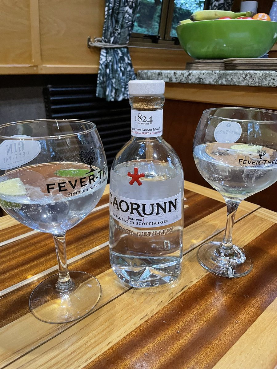 Thank you Helen and Lisa <a href="/beaconparkboats/">Beacon Park Boats</a> for making Buzzard so clean and welcoming. Now moored up, homemade moussaka in the oven and enjoying our first G&amp;T of the holiday. Can’t beat it!