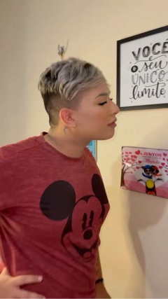 A gata escolheu o boy que eu queria😱! Nunca mais apresento os boy da ilha 🏝 pra ninguém 🥴#acordamenina #trocademacho #osdoislados #timeorgulho #escondeesconde  s.kw.ai/p/daBrvBzY