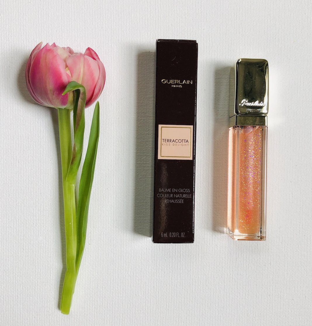 davelackie's tweet photo. Add a little sparkle to your look with my next luxe beauty giveaway. It's Guerlain's Terracotta Baume En Gloss in Apricot Syrup. To enter, follow @davelackie &amp; RT (ends 14/12) #win https://t.co/i60N5IMw6Y