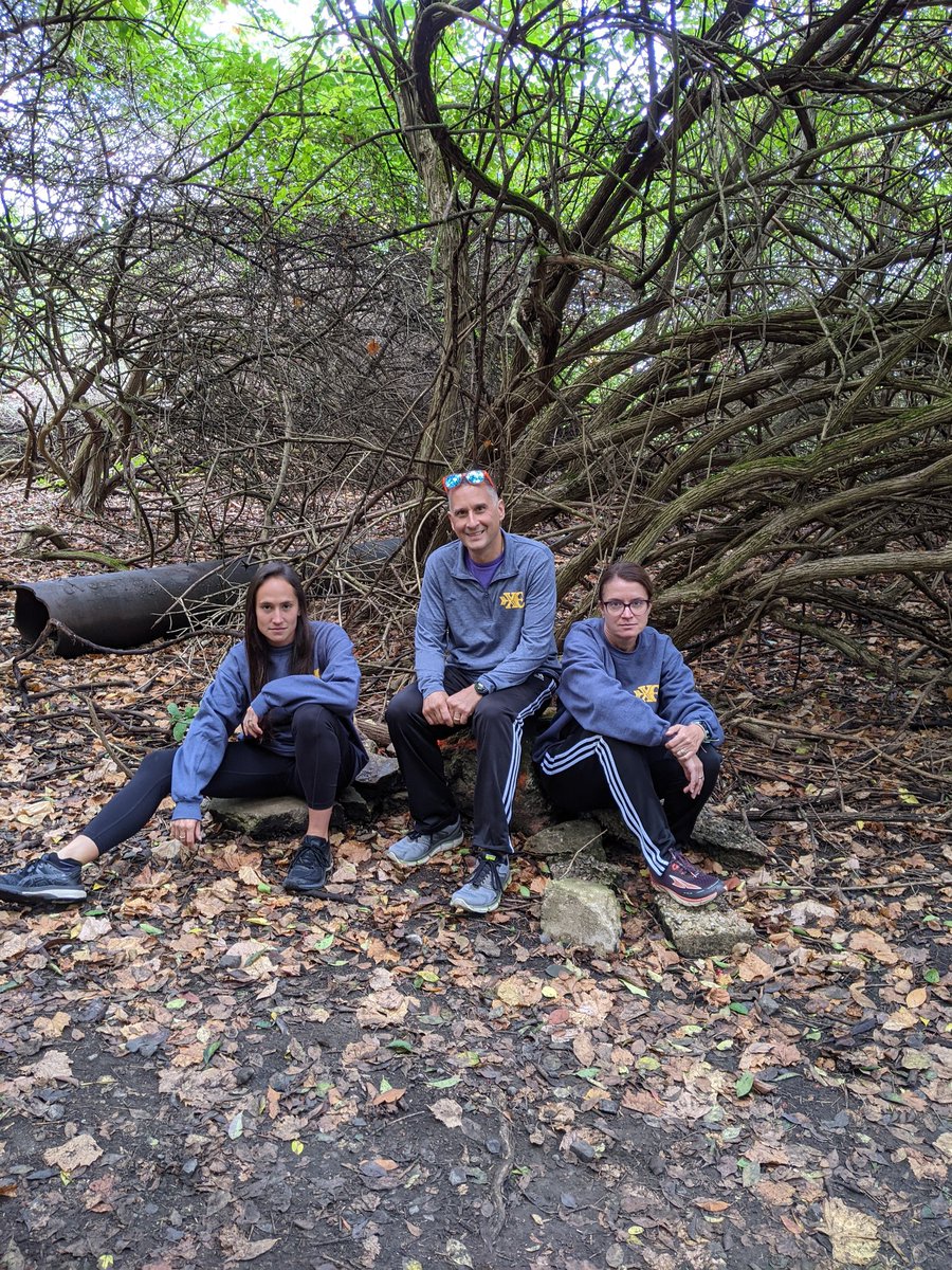 Letting it come naturally at the Central District Championship. #dontoverthinkit #gottabementallytough #Trippsnaturallook #Jimactuallysmiled #isGplayingmarbles #committed #LadyGalesXC