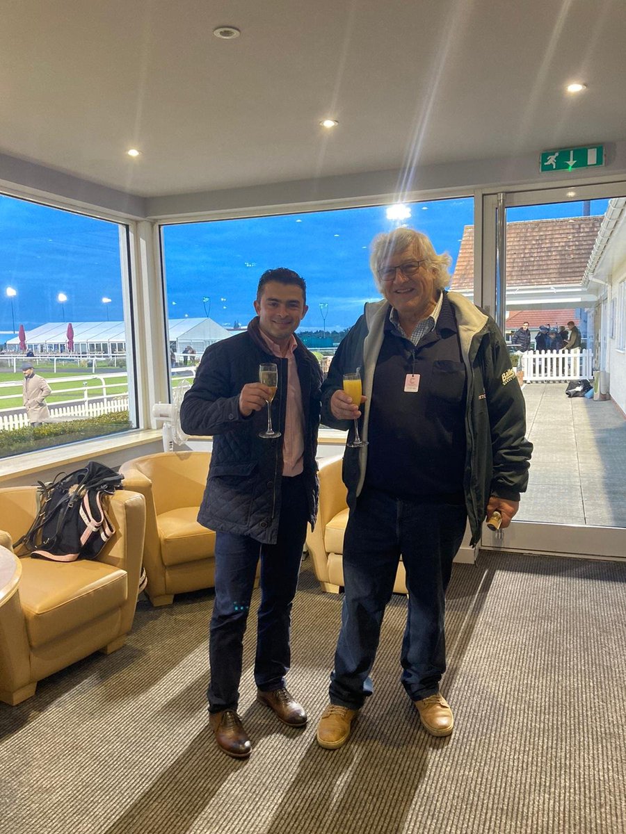Amy Murphy Racing (@almracing) on Twitter photo ⭐🏆WINNER🏆⭐ Ringo Starlight wins easily under @CierenFallon this afternoon <a href="/ChelmsfordCRC/">Chelmsford City Racecourse</a> in the colours of Mr Paul Venner <a href="/BaileysFeeds/">Baileys Horse Feeds</a> 🐎💨💨 ⭐🏆WINNER🏆⭐ Ringo Starlight wins easily under @CierenFallon this afternoon <a href="/ChelmsfordCRC/">Chelmsford City Racecourse</a> in the colours of Mr Paul Venner <a href="/BaileysFeeds/">Baileys Horse Feeds</a> 🐎💨💨
