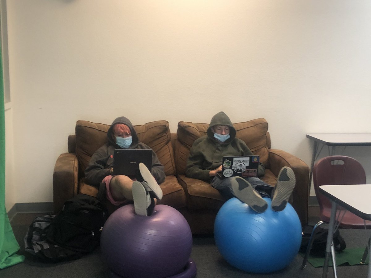 MCarrilloEDU's tweet photo. Flexible seating helps to create a culture of comfort and #choice.

This idea came from students #juicechat #tlap 

A couch and yoga balls. https://t.co/mADSABNbPx