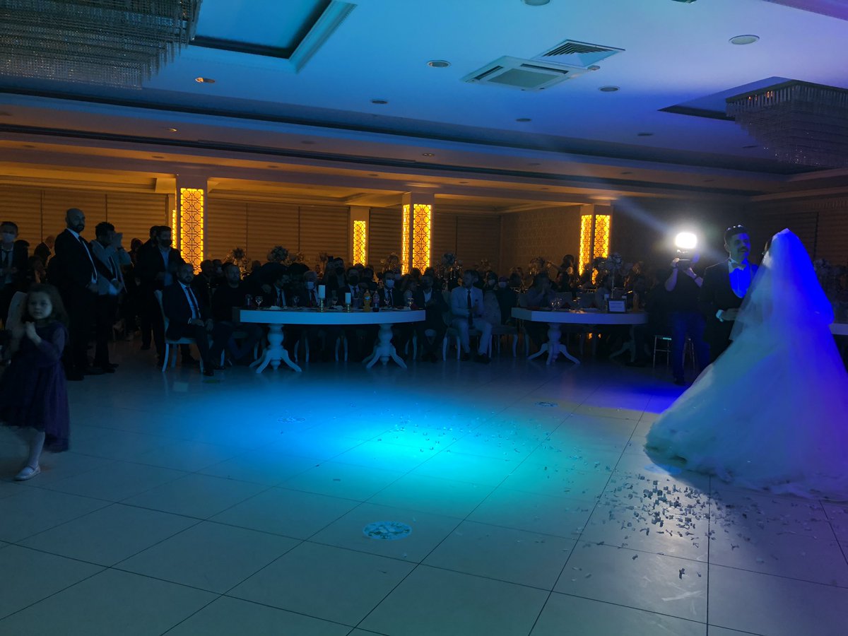 Samet_Bagci's tweet photo. Büyük Birlik Partisi Merkez Disiplin Kurulu Üyesi Umut EV Başkanımızın kıymetli kız kardeşi Gizem ve değerli eşi Burak Hamalosmanoğlu’nun düğün merasimlerine katılım sağladık. Rabbim genç çiftimize iki Cihan saadeti nasip eylesin inşallah. https://t.co/CbR8ibSE30