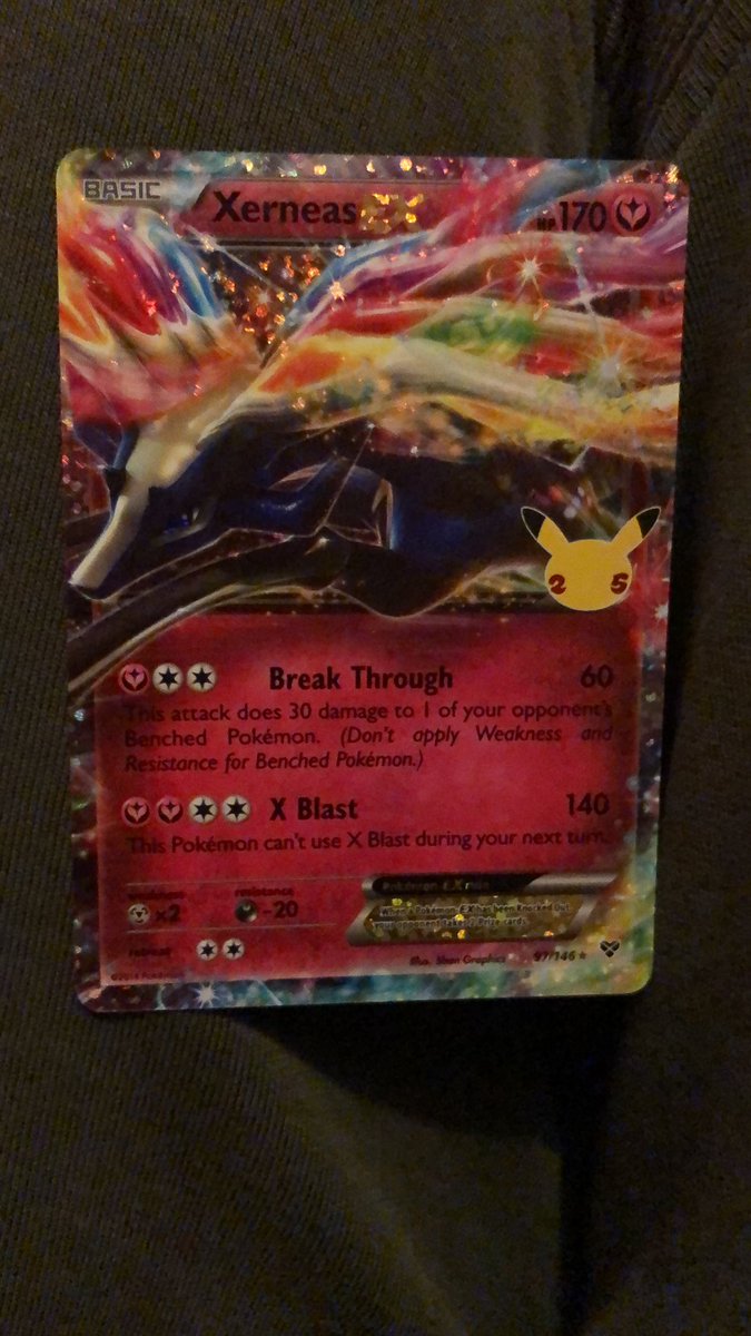 Peterfowler178's tweet photo. @JT_Valor not sure if I should be this lucky I had got on my first box of celebrations I hope you get just as lucky https://t.co/Sc61y7DmsO