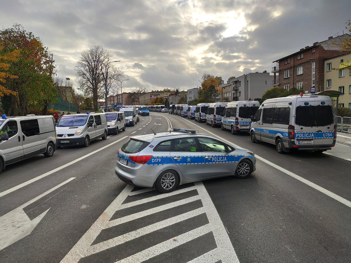 buczkowskipawel's tweet photo. W Lublinie na @MarszLublin było dziś bezpiecznie dzięki tak licznej obecności @PolicjaLubelska Mam nadzieję, że nadejdzie taki czas, że takich zgromadzeń nie trzeba będzie aż tak zabezpieczać https://t.co/XHT1tN3s9A