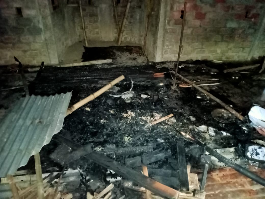 Ami_Jongi's tweet photo. Yesterday night, Pal bazar mosque in Tripura was burnt down by Hindu Extremists. No one was able to visit the affected site. Today somehow few locals took these visuals.

#Stop_Communal_Attack 
#StopAttackingTripuraMuslims https://t.co/d7XHrwp9qT
