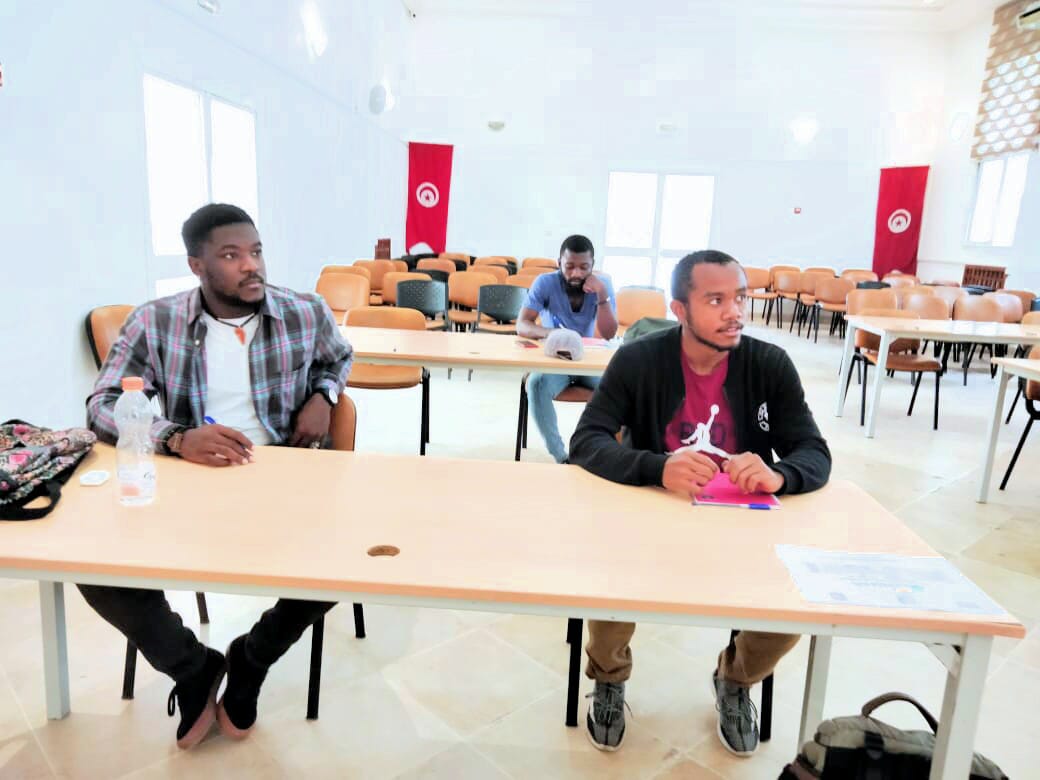 ALDAAFRICA01's tweet photo. Cours de dialecte au profit des migrants subsahariens en Tunisie en partenariat avec notre partenaire DVV International Tunisie et ce dans le cadre de notre projet #LUGHA https://t.co/fPpb0H9BxT