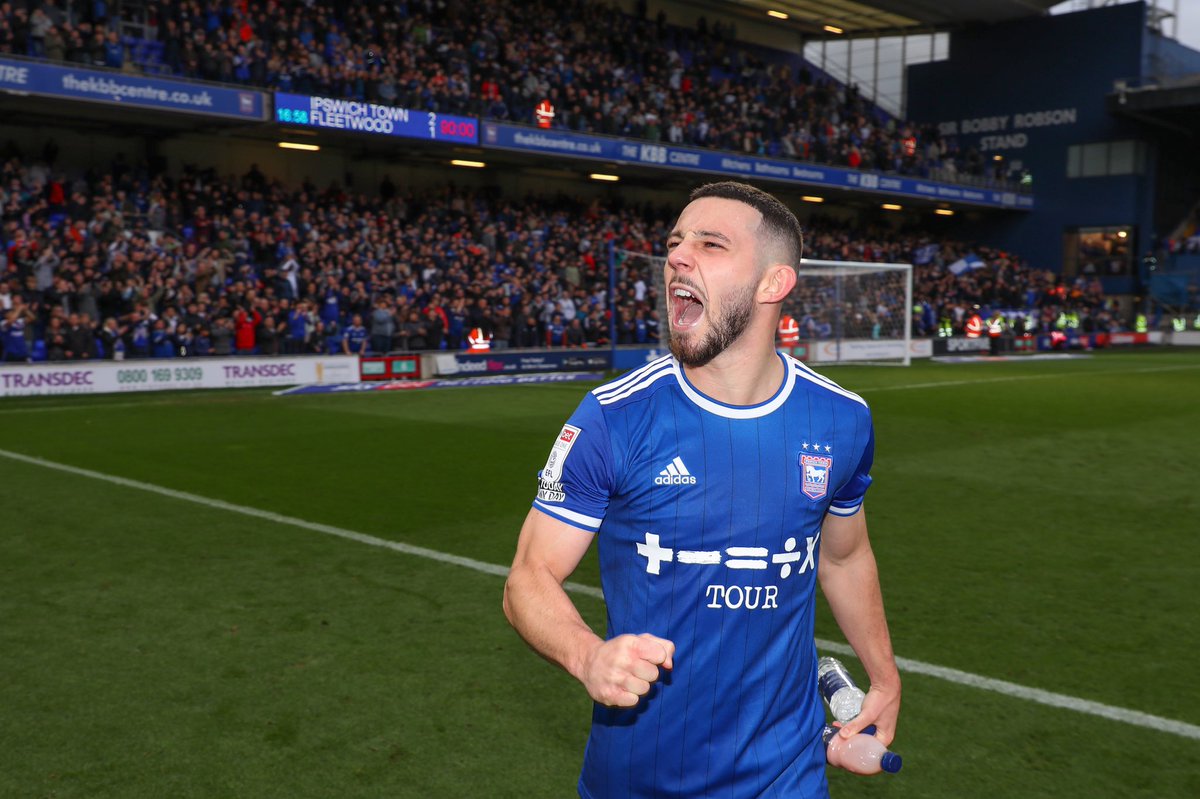 ConorChaplin10's tweet image. Big win!!! We keep building. That noise at the end🔥🔥 @IpswichTown