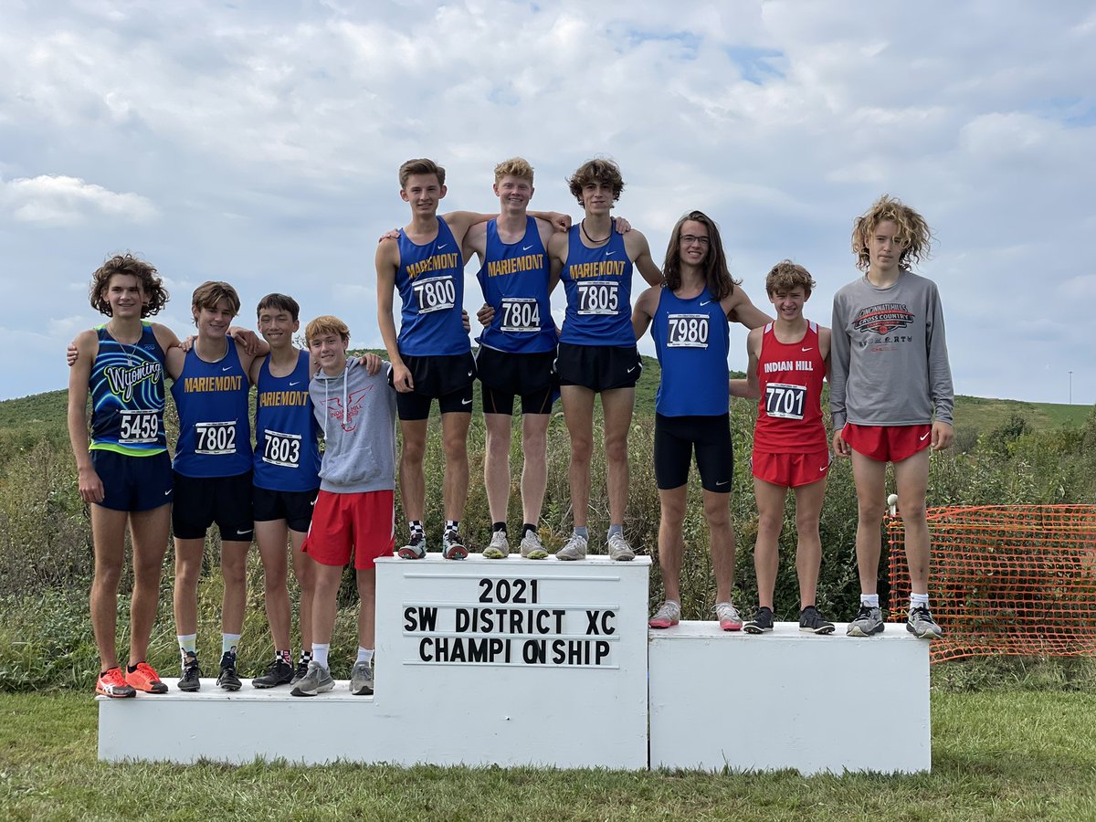 Congrats to Jonny Powers for qualifying for the Regional Cross Country Meet, placing 4th at districts with a time of 16:58. Look at all of those <a href="/SIDCHLSports/">CHL Sports</a> runners🏃‍♂️